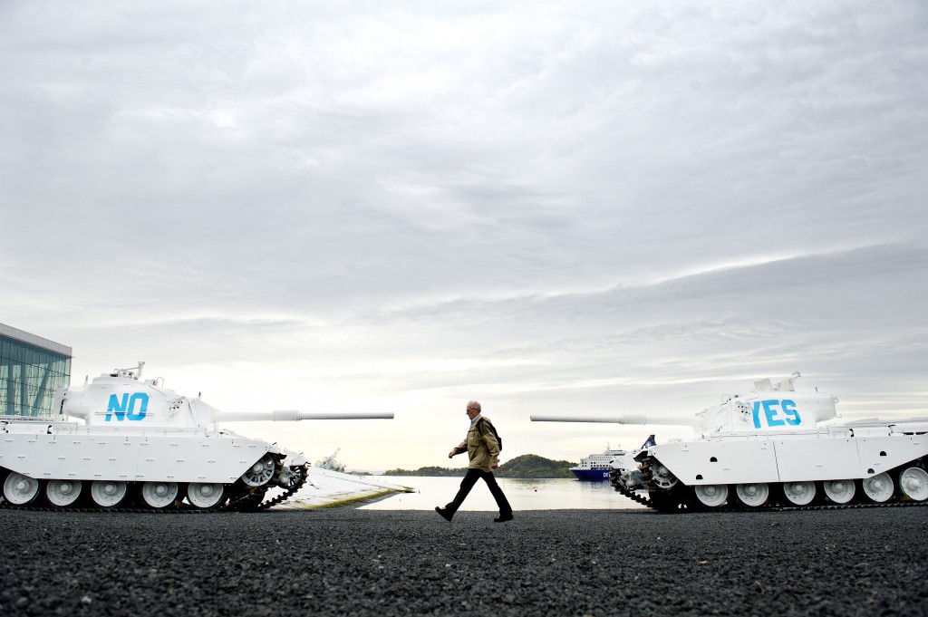 YES / NO  Morten Traavik